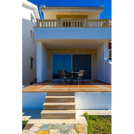 Dimitra Villa